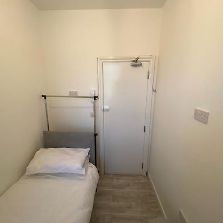 Small Single Room Walking Distance To Hove Station Bagian luar foto