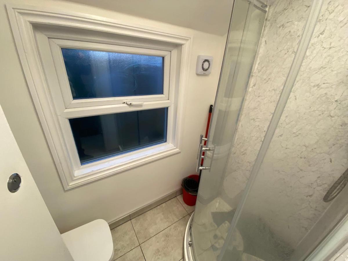 Small Single Room Walking Distance To Hove Station Bagian luar foto